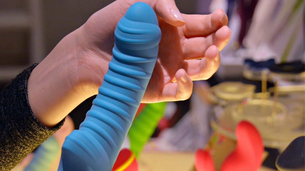 How to Choose a Thrusting Dildo