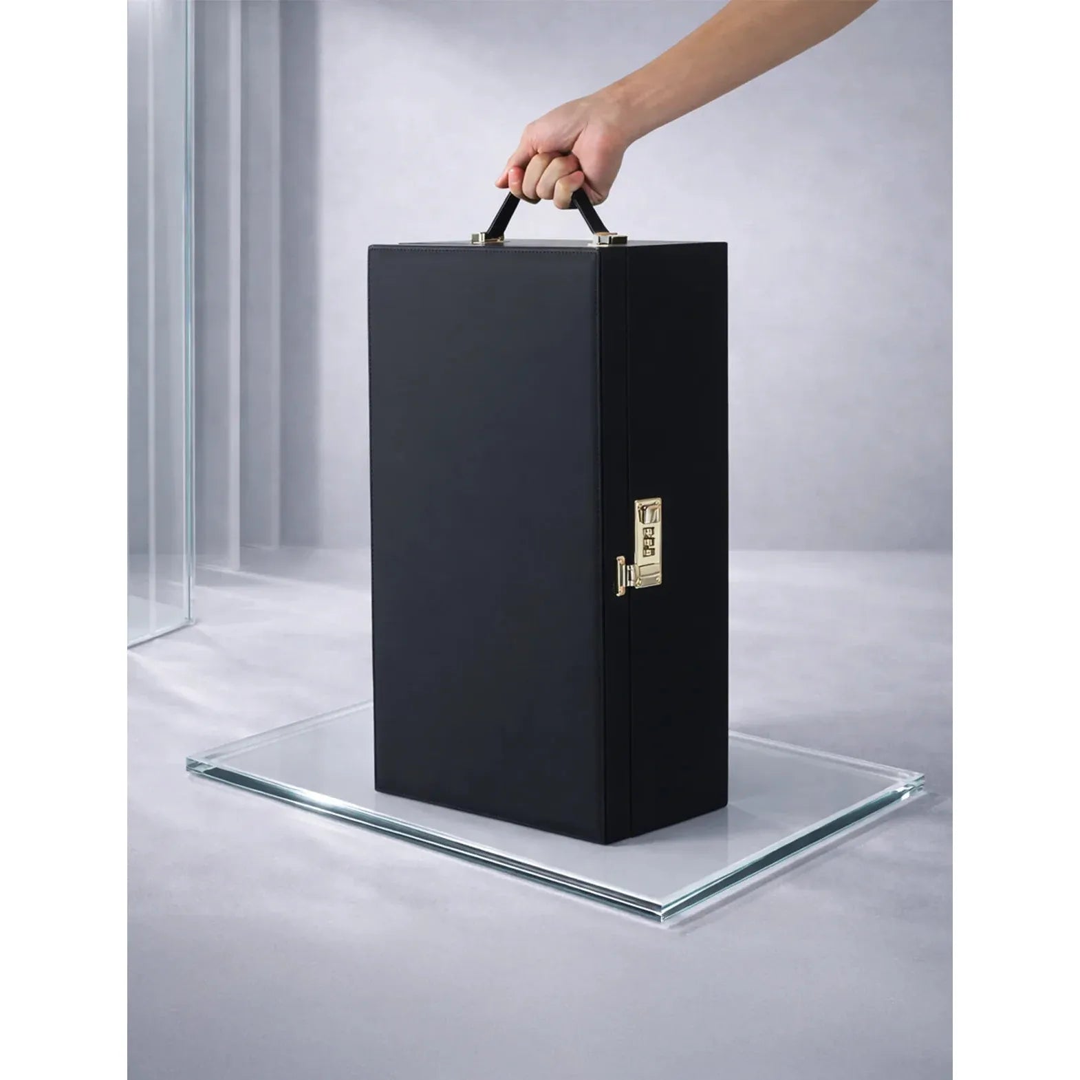 5.le-coffret-rangement-securise-strap-on-me.1786716059123.webp